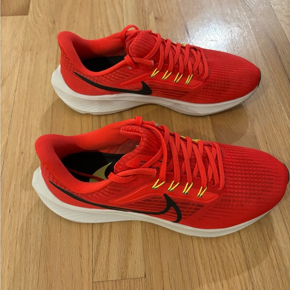 Nike running shoes size 7.5 mens - Picture 1 of 8